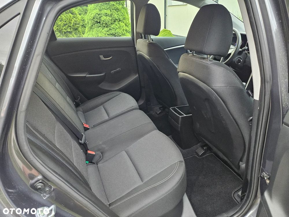 Hyundai i30 1.4 YES - 9