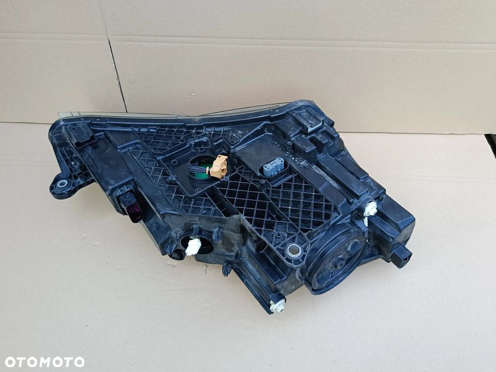 Bi-xenon przedni lewy LED Skoda SuperB III 3 lampa 3V1941015B - 4
