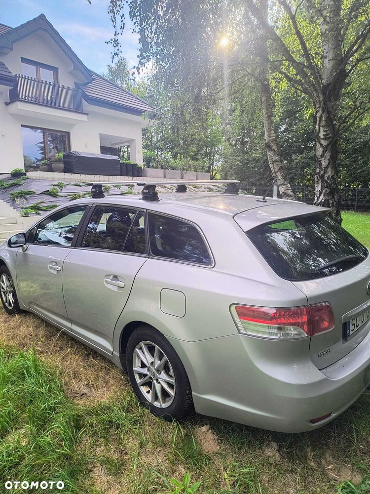 Toyota Avensis - 2