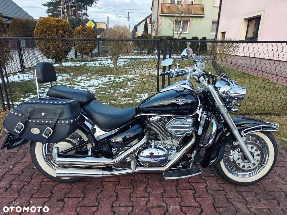Suzuki Intruder - 2