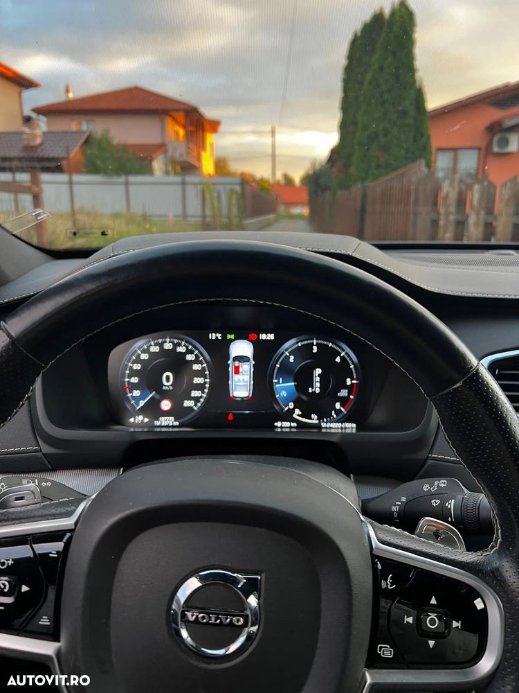 Volvo XC 90 D5 AWD Geartronic RDesign - 13