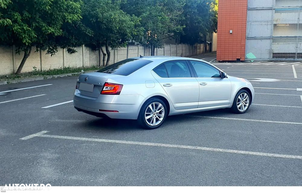 Skoda Octavia 2.0 TDI DSG Ambition - 2