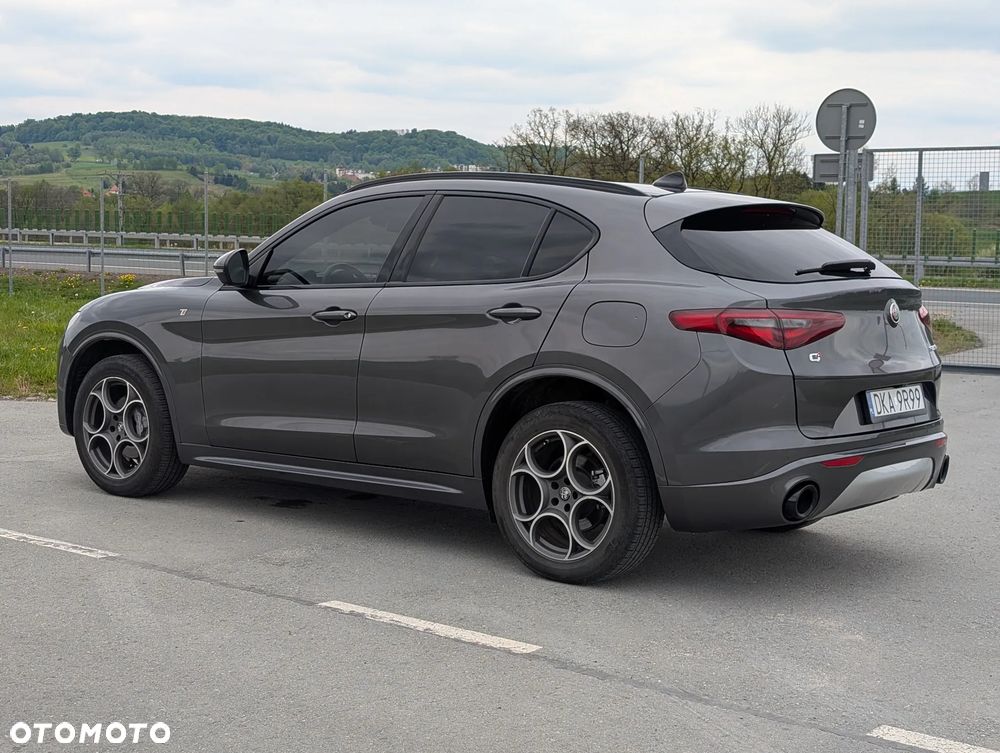 Alfa Romeo Stelvio 2.0 Turbo 16V AT8-Q4 Ti - 3
