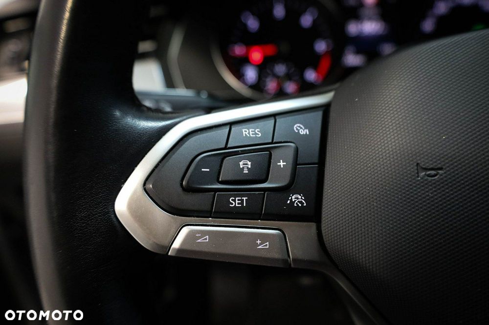 Volkswagen Passat - 21