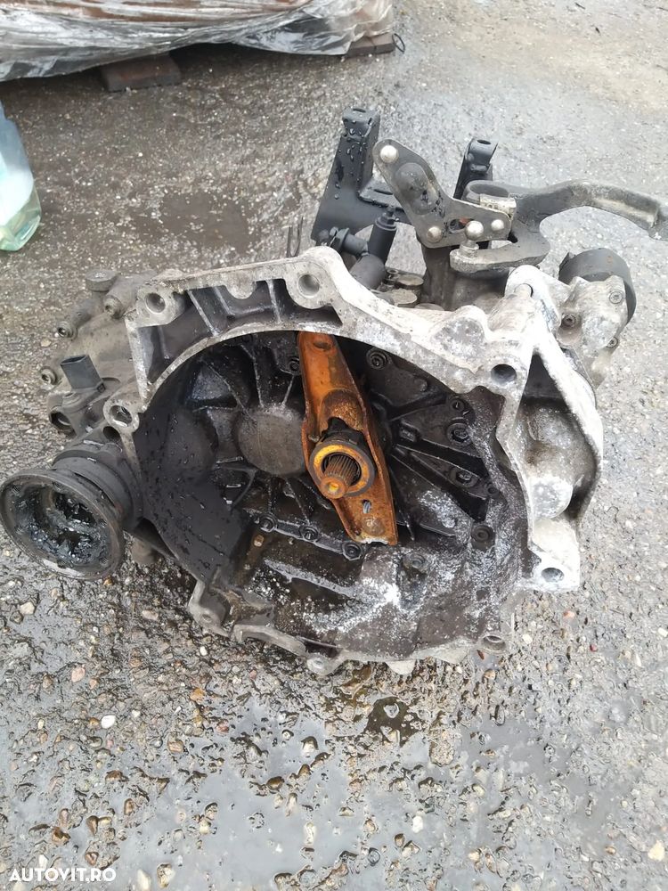 Cutie De Viteze cu 5 Trepte cod: 02T301103K pentru Volkswagen Golf 5 1.4B - 1
