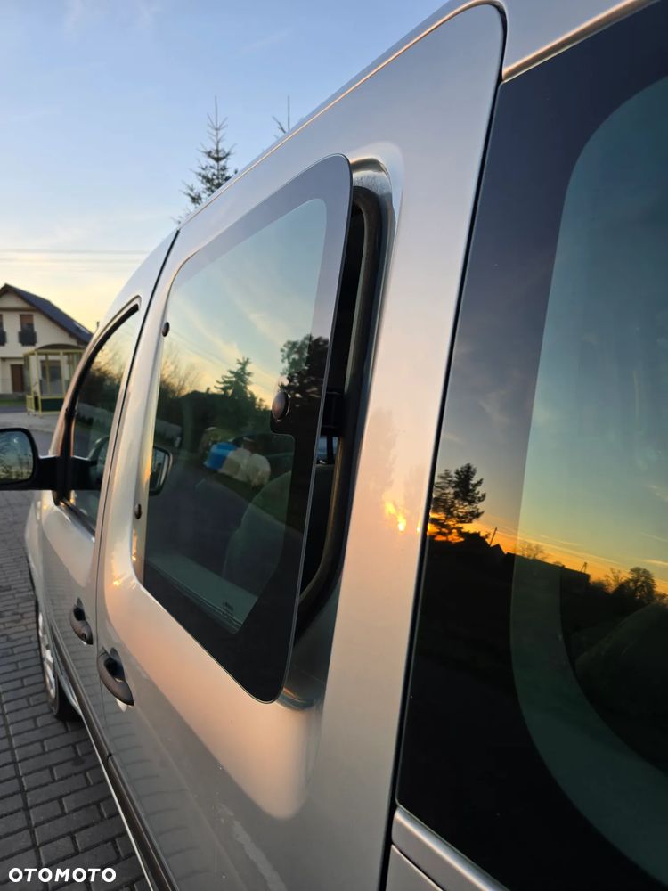 Renault Kangoo 1.6 8V Happy Family - 22