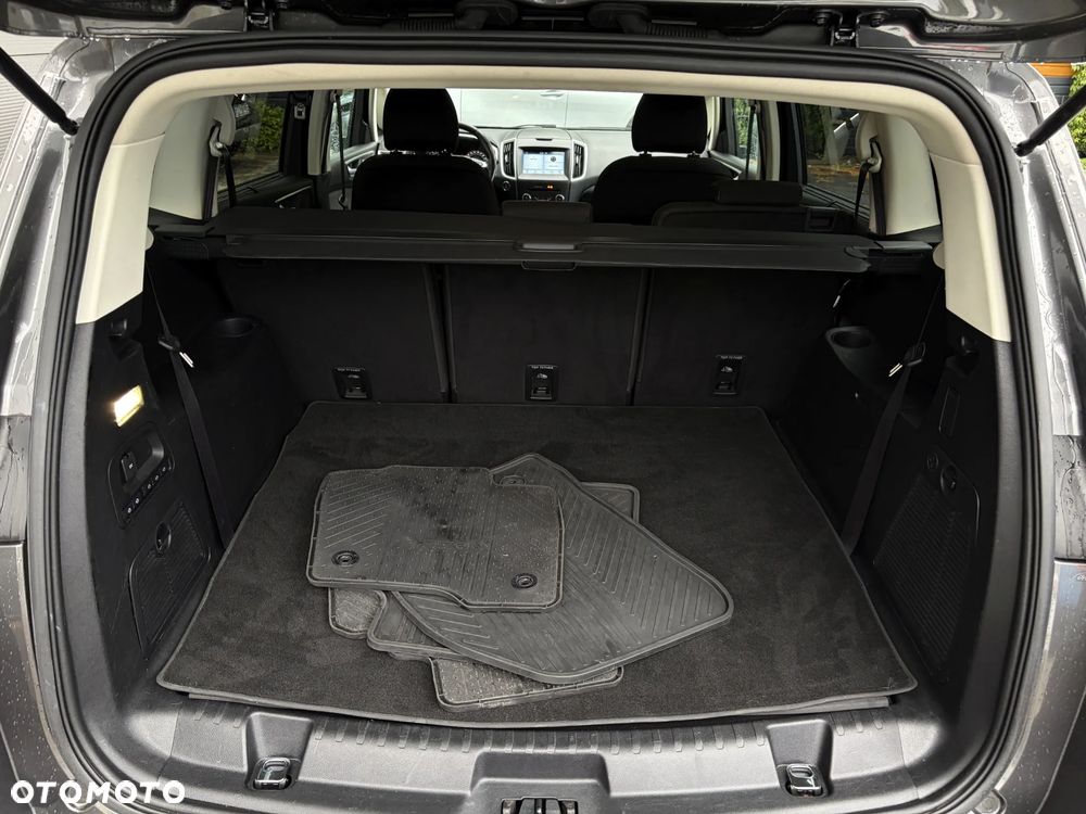 Ford S-Max - 35