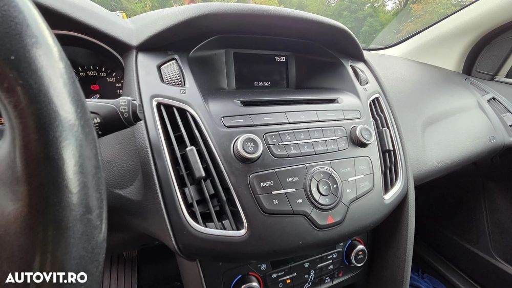 Ford Focus - 8