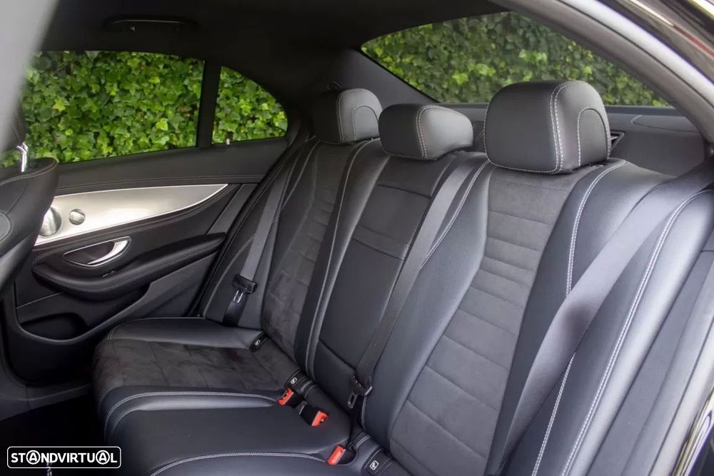 Mercedes-Benz E 300 d AMG Line - 16