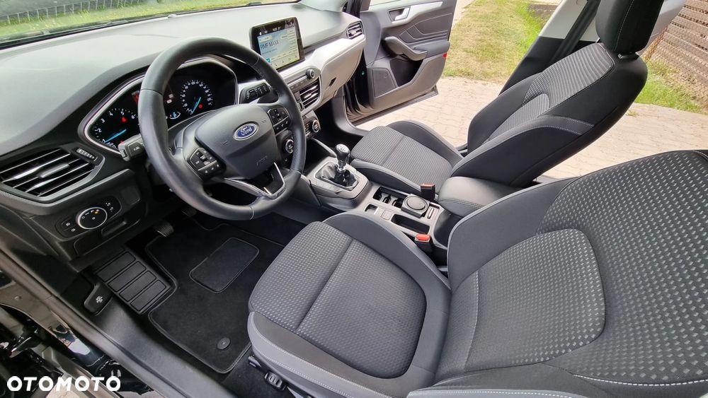 Ford Focus 1.0 EcoBoost 99g Titanium - 34