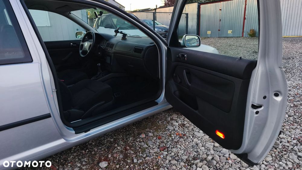 Volkswagen Golf - 22