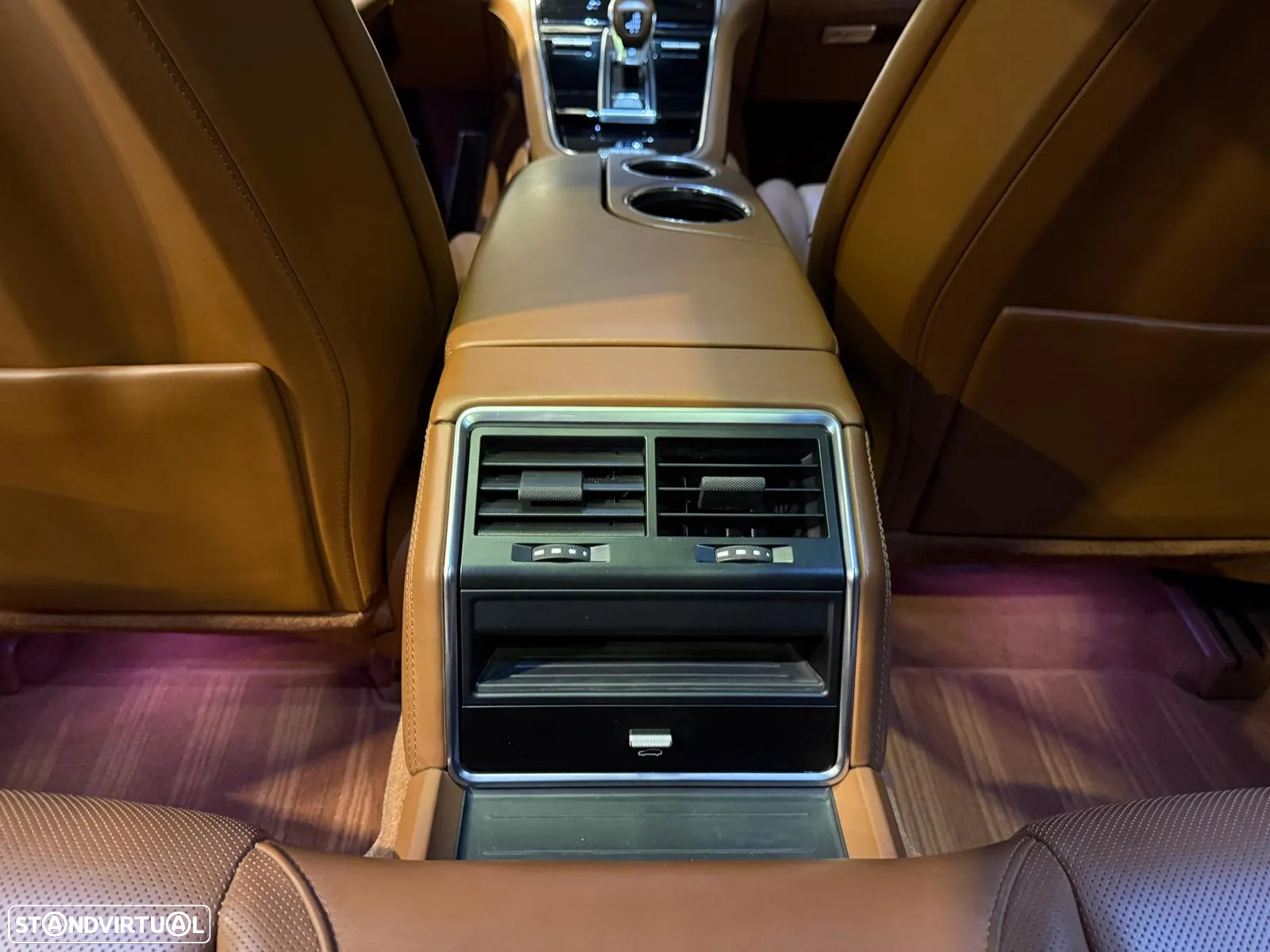 Porsche Panamera Sport Turismo 4 E-Hybrid - 16