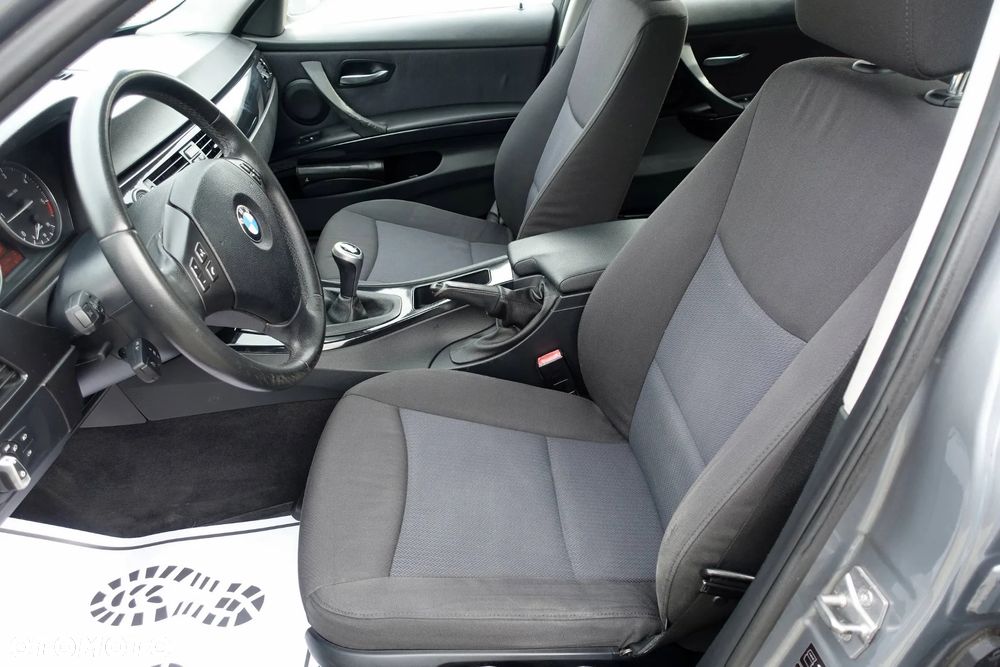 BMW Seria 3 316d Touring - 10