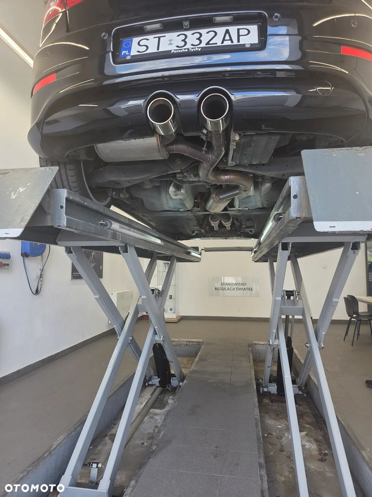 Volkswagen Golf R32 DSG - 4