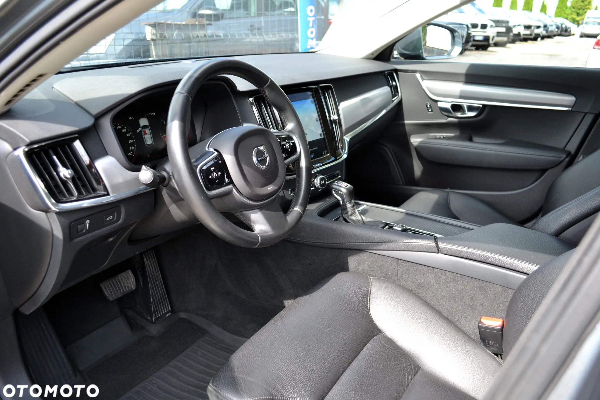 Volvo V90 D4 Geartronic Momentum - 8