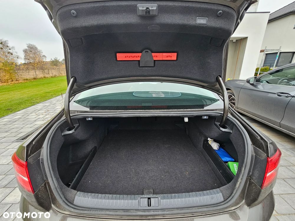 Volkswagen Passat 2.0 TDI BMT Highline DSG7 - 9