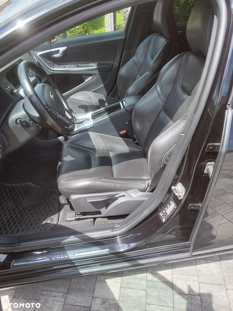 Volvo V60 D4 Geartronic Momentum - 9