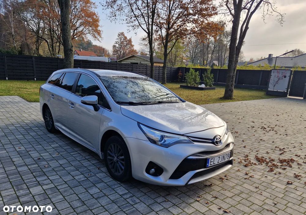 Toyota Avensis 1.8 Premium - 2