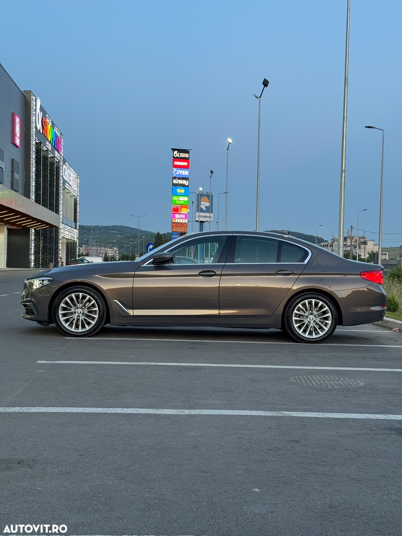 BMW Seria 5 520d xDrive Aut. Luxury Line - 4