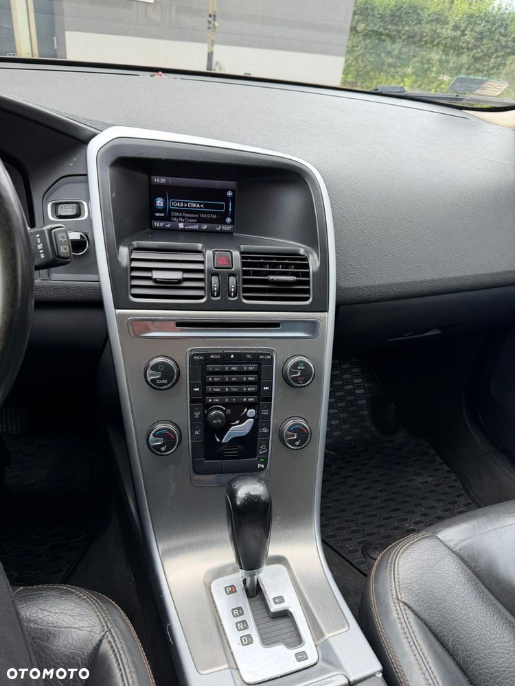 Volvo XC 60 - 4