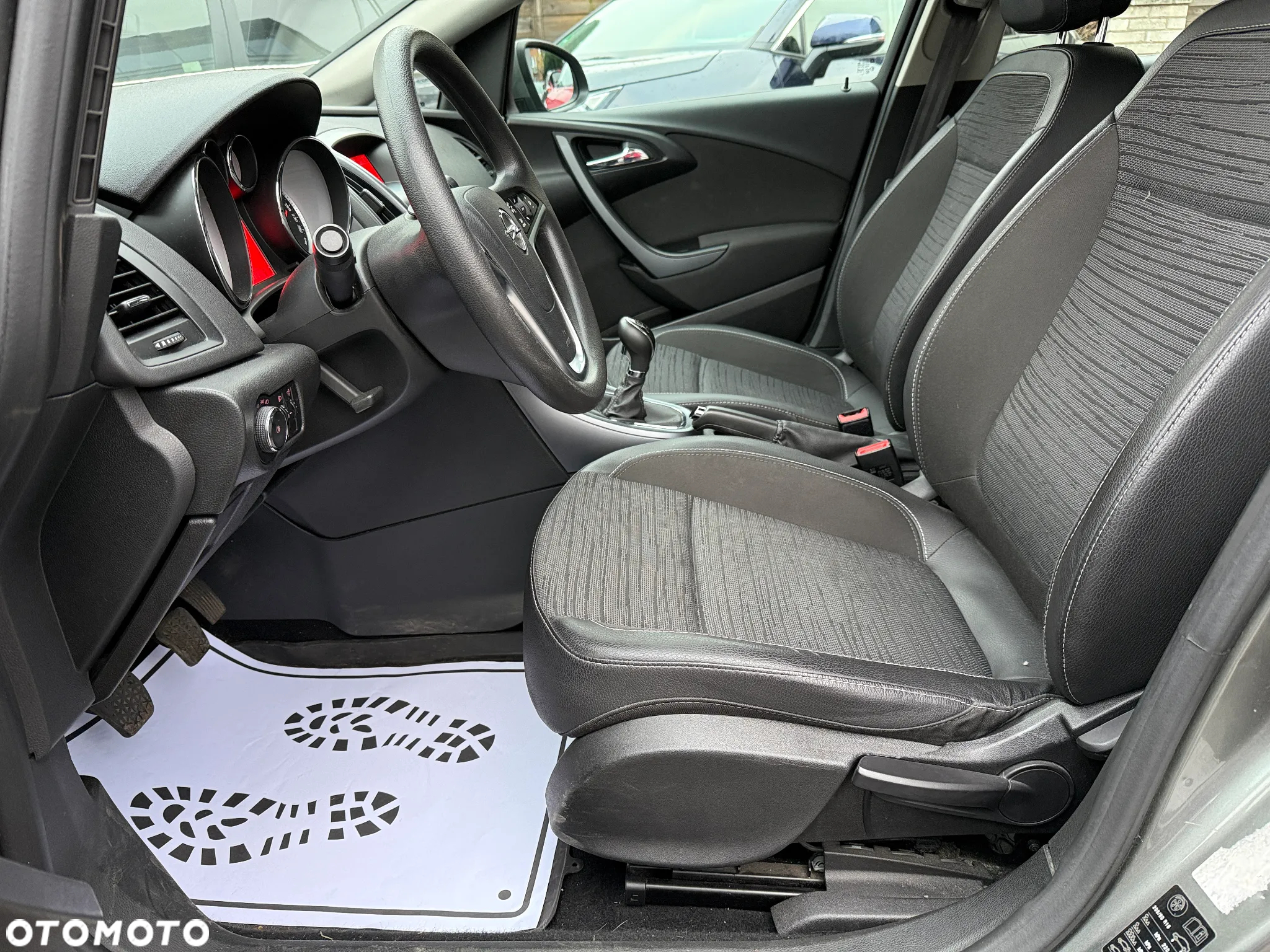 Opel Astra IV 1.4 T Business EU6 - 11