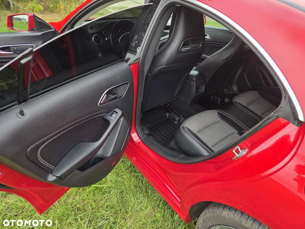Mercedes-Benz CLA 200 Urban - 14