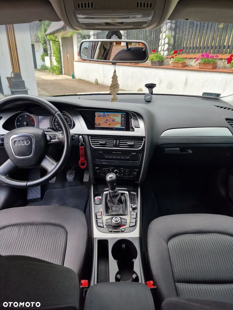 Audi A4 Limousine - 15