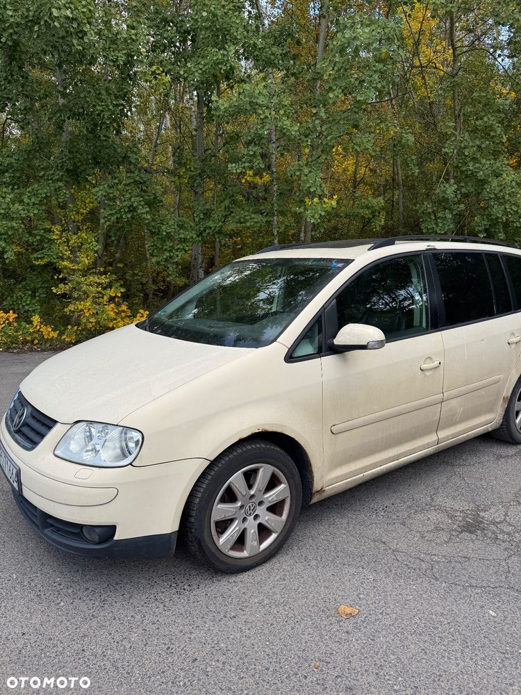 Volkswagen Touran 2.0 TDI DPF Highline DSG - 8