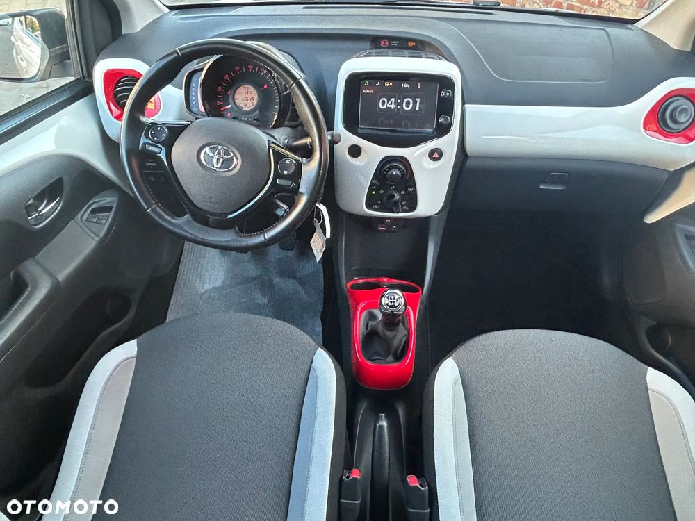 Toyota Aygo x-play Edition-S - 18