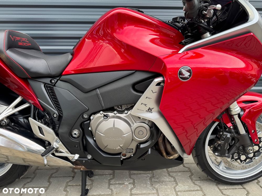 Honda VFR - 15