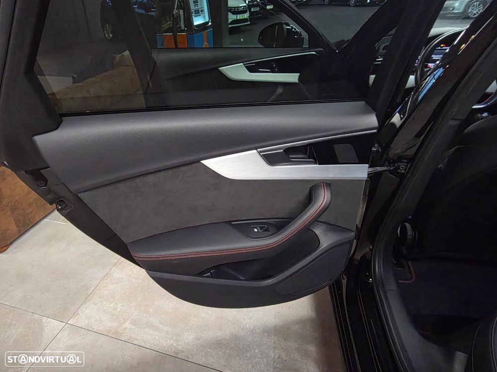 Audi A4 Avant 35 TDI S line S tronic - 55