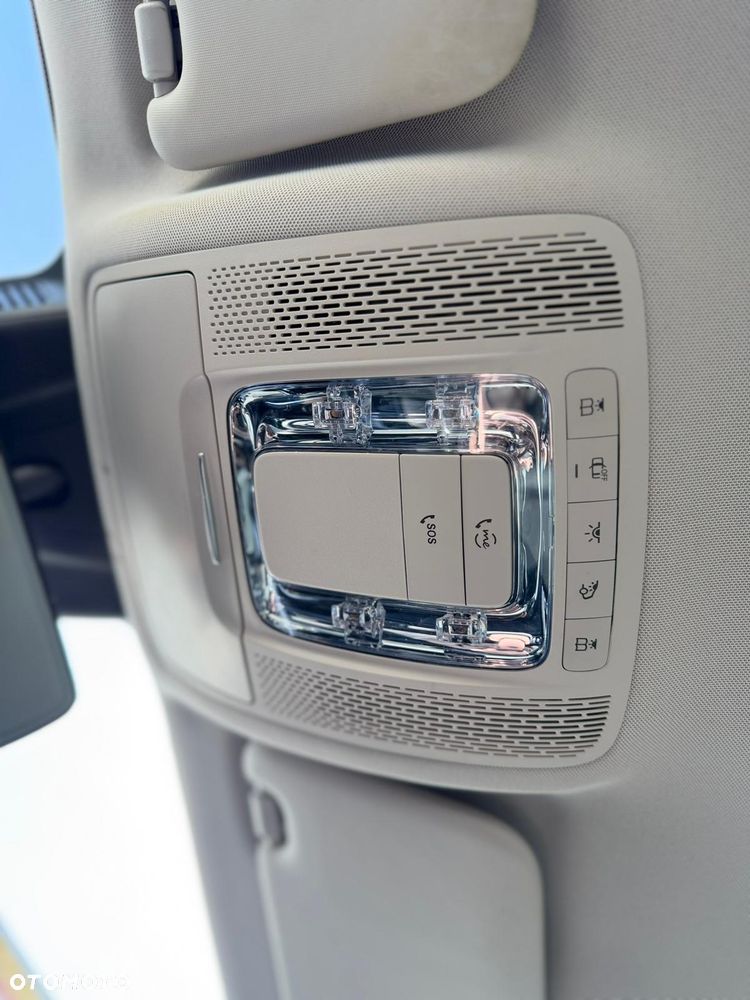 Mercedes-Benz GLB - 17