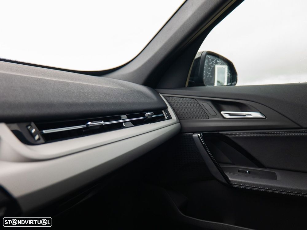 BMW iX1 xDrive30 - 21