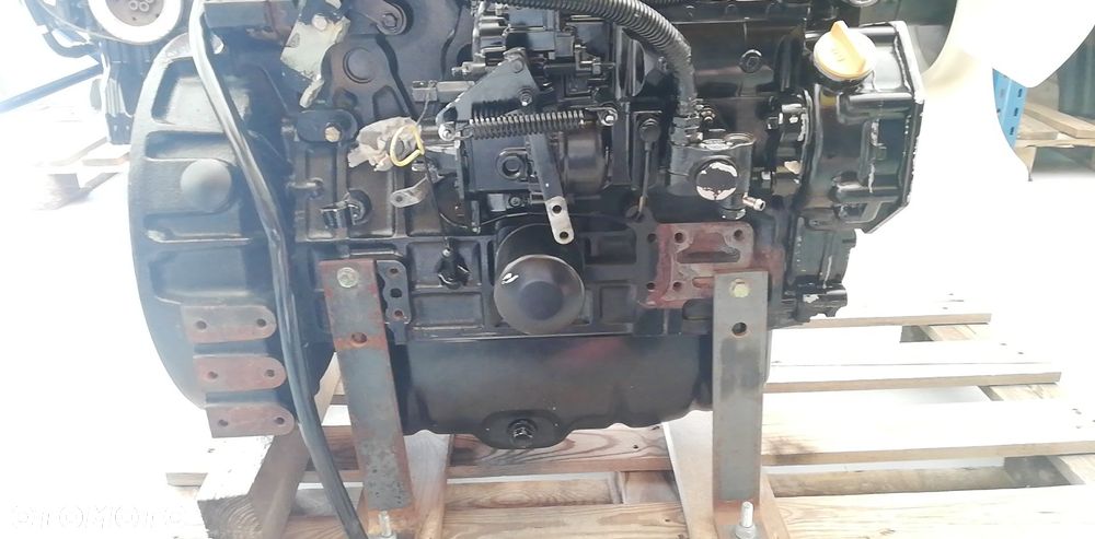 SILNIK KOMATSU YANMAR 4D98E 48,9kW/2400rpm 3,318L 12900 netto - 6