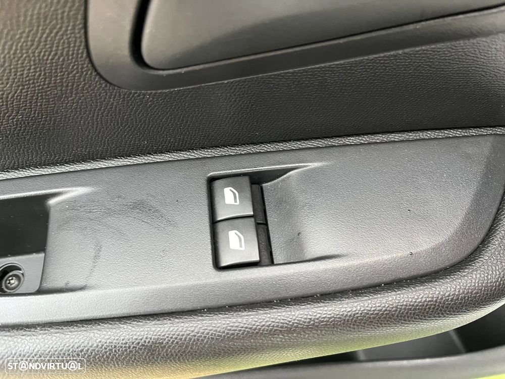 Peugeot 208 1.5 BlueHDi Signature - 16