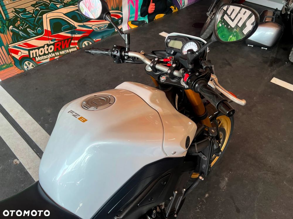 Yamaha FZ - 15
