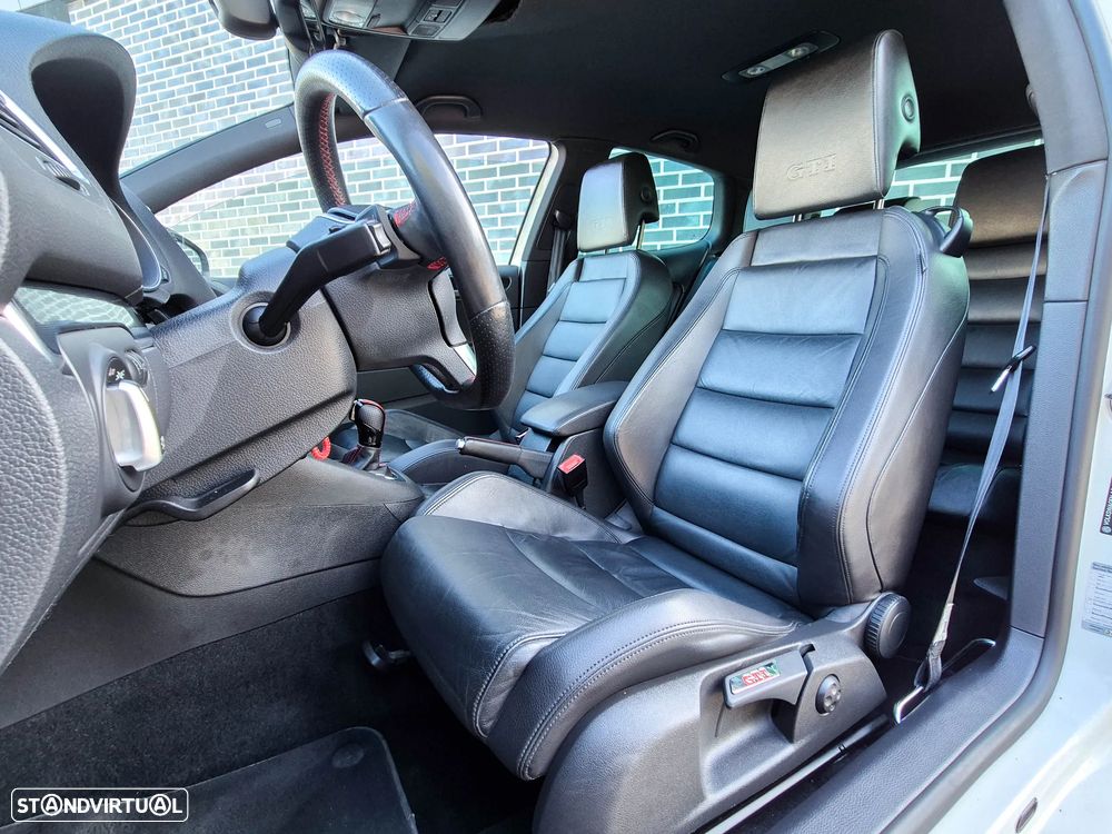 VW Golf 2.0 GTI DSG - 7