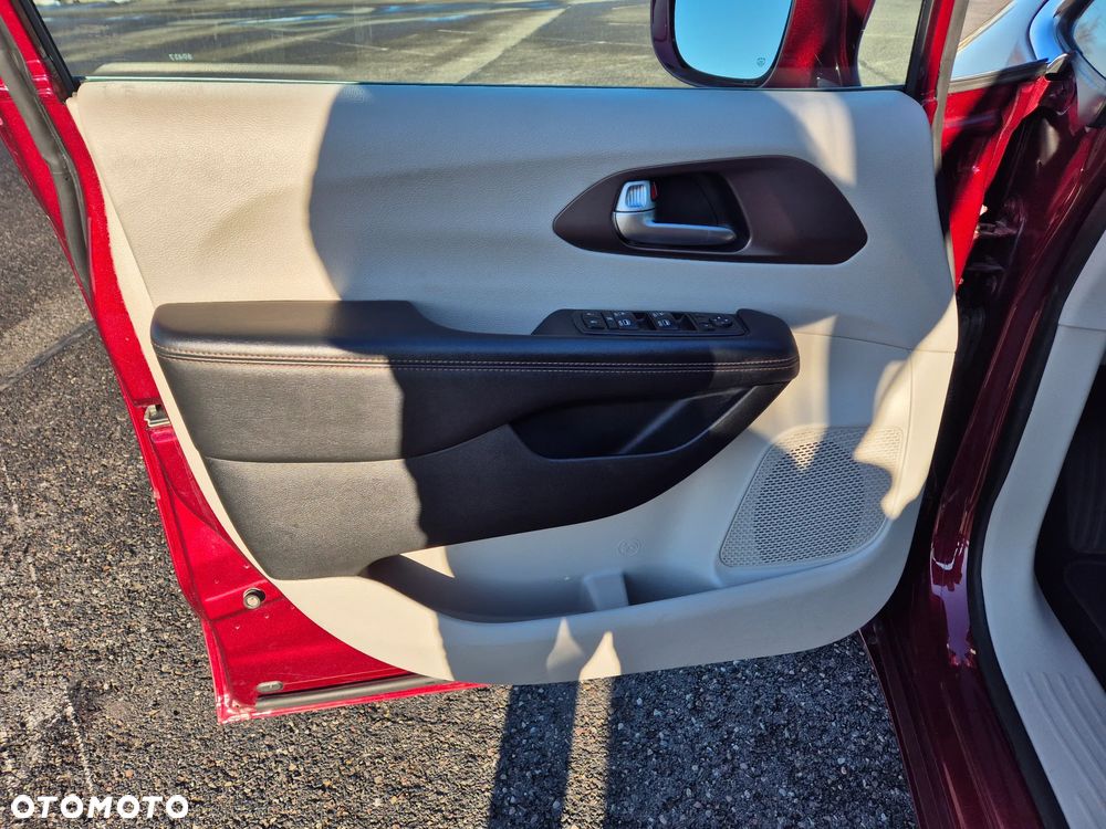 Chrysler Pacifica - 24