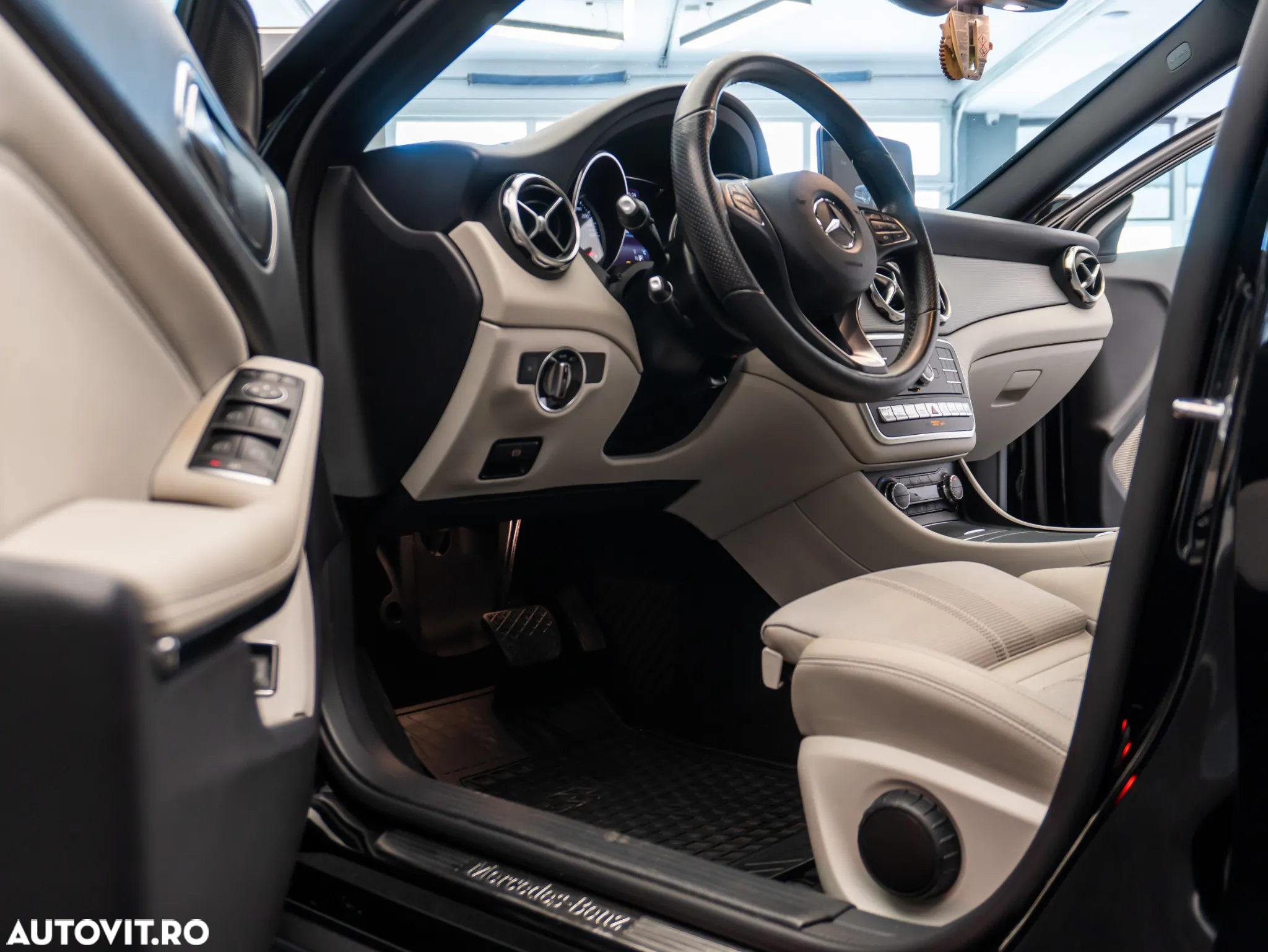 Mercedes-Benz GLA 220 4MATIC - 20
