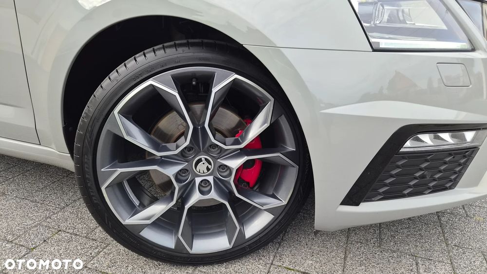 Skoda Octavia 2.0 TDI DSG RS - 35