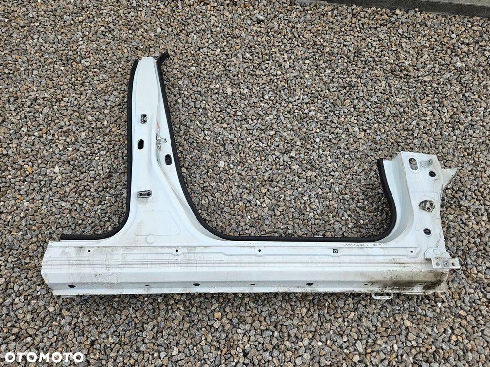 SUZUKI SX4 S-CROSS II 21- SŁUPEK PRÓG PRAWY - 1