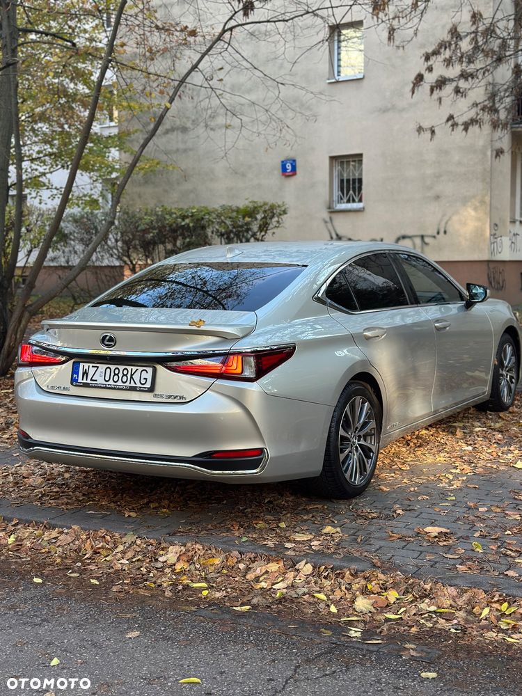Lexus ES 300h Prestige - 9