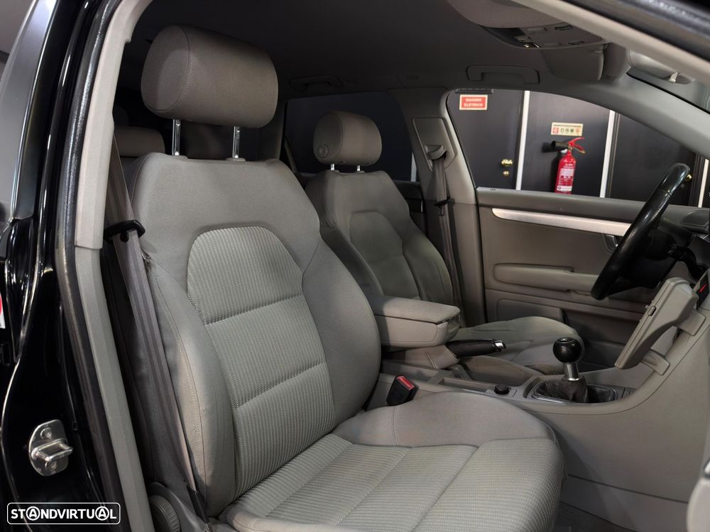Audi A4 Avant 2.0 TDi S-line - 19