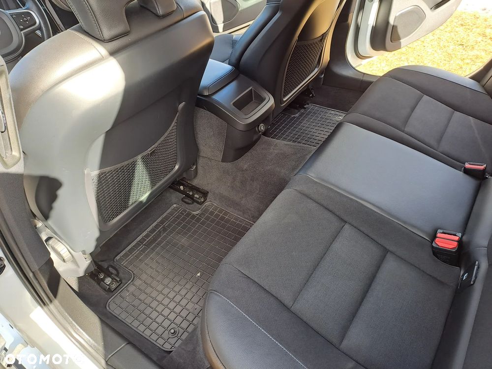 Volvo V60 D4 Geartronic Momentum Pro - 13