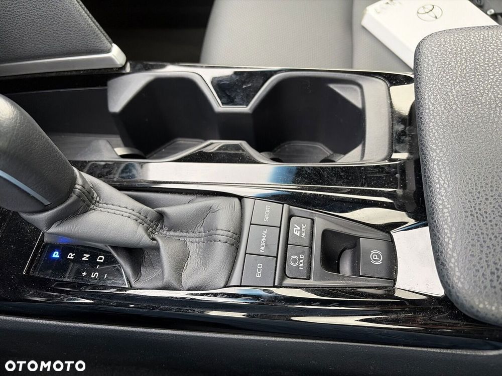 Toyota Camry 2025