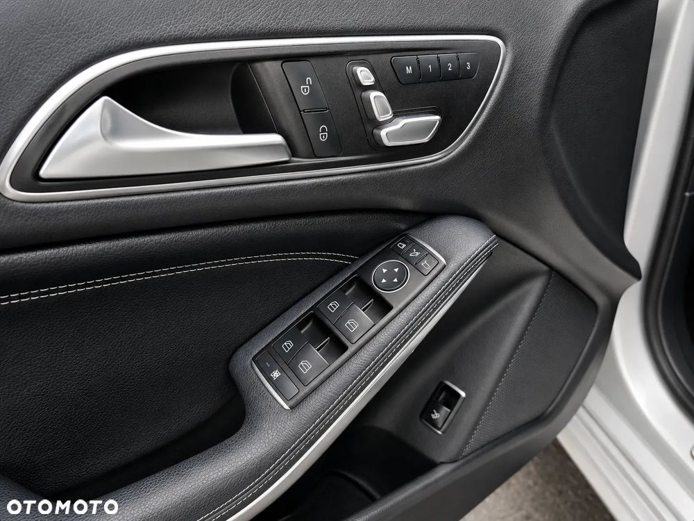 Mercedes-Benz CLA 250 7G-DCT AMG Line - 15