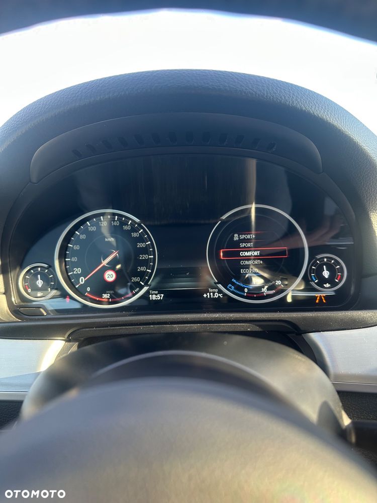 BMW Seria 5 535d xDrive - 14