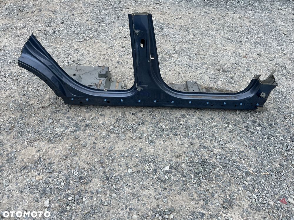 Ćwiartka prawa słupek próg Ford Kuga III - 1