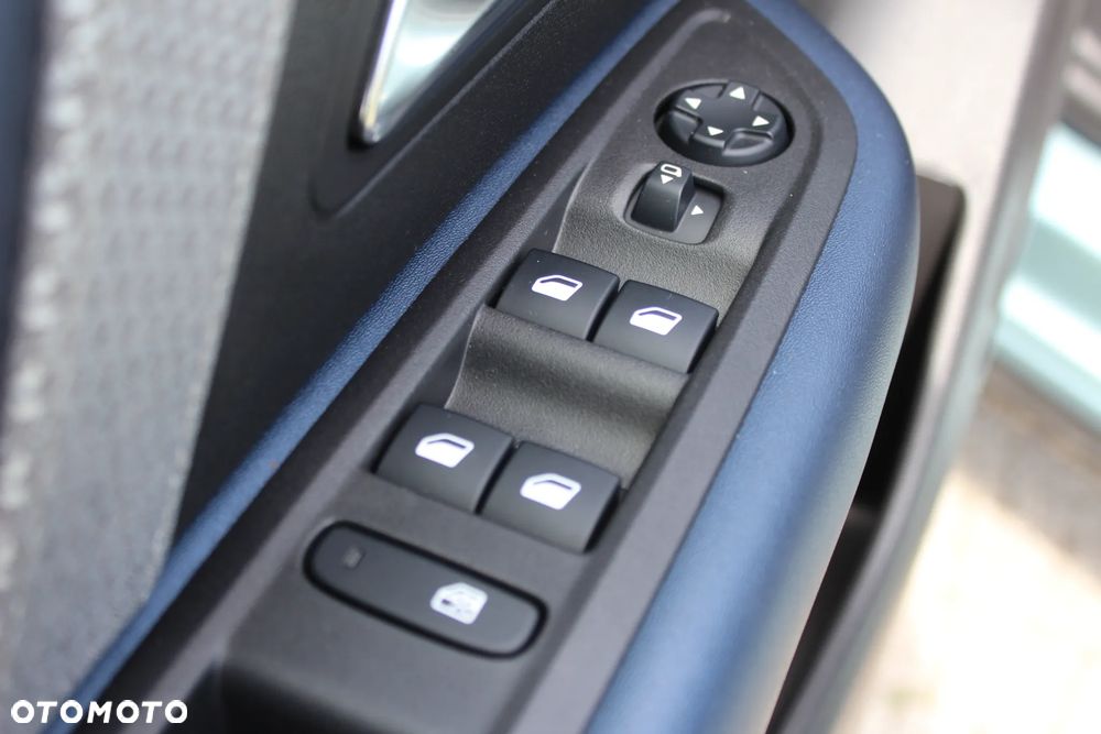 Citroën C4 1.2 PureTech Shine S&S - 22