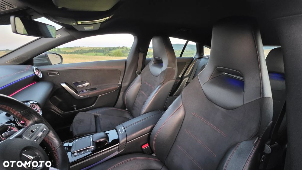 Mercedes-Benz CLA 180 7G-DCT AMG Line - 10
